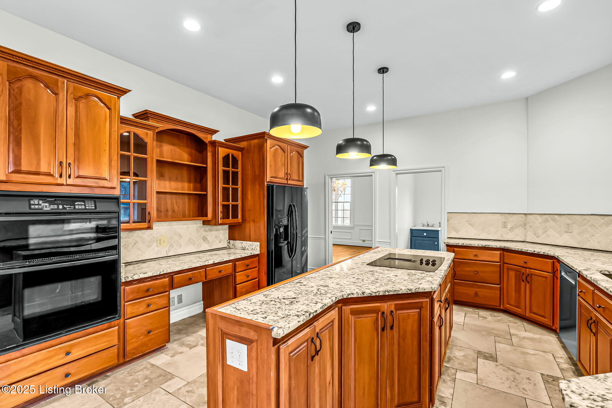 1004 Majestic Oaks Way