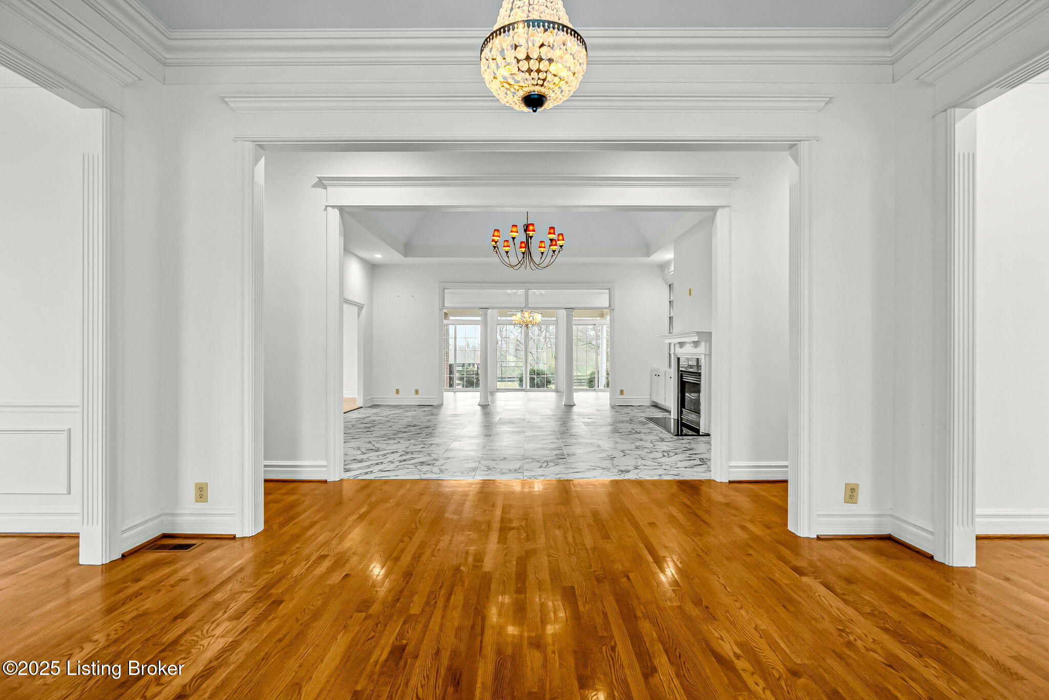 1004 Majestic Oaks Way