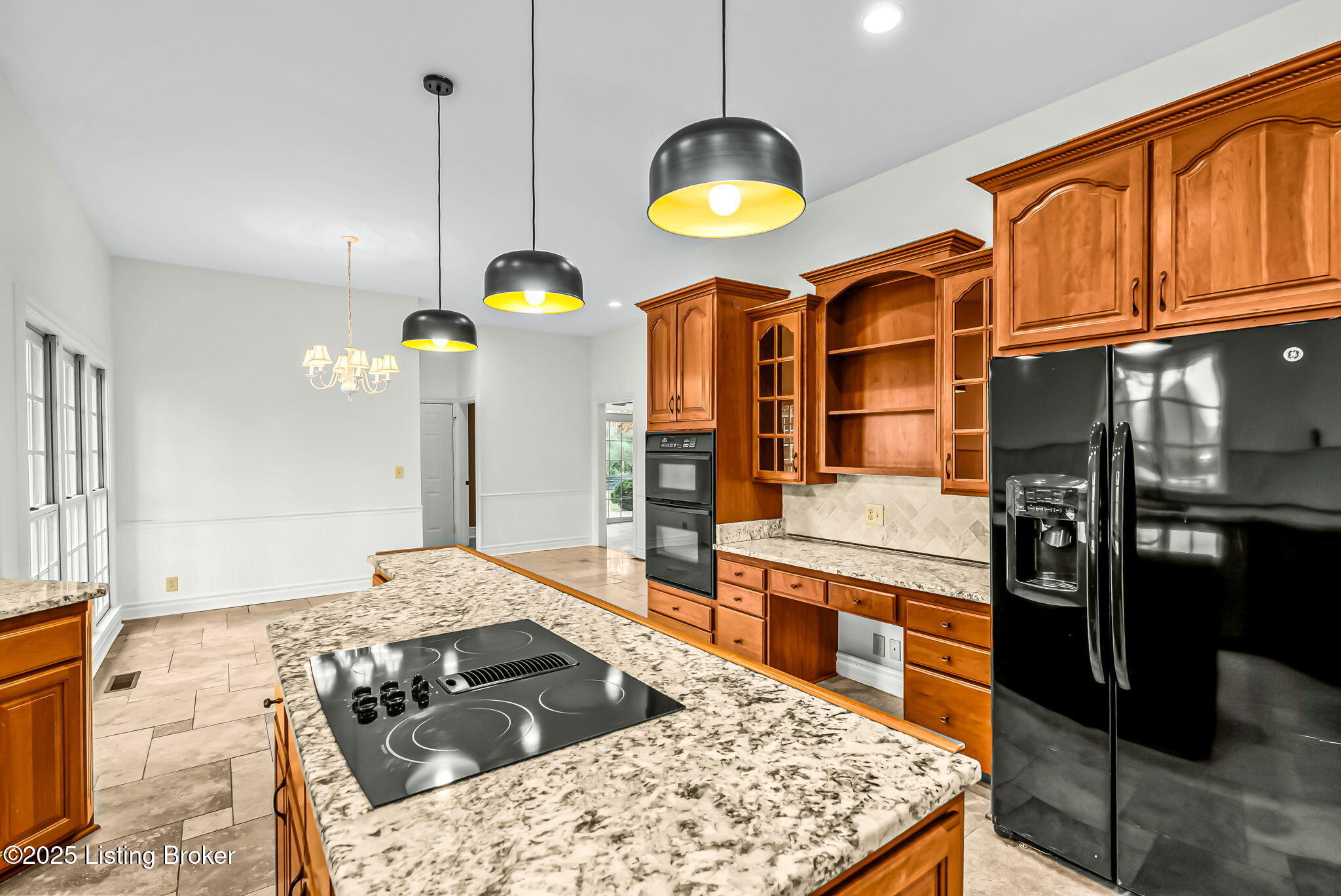 1004 Majestic Oaks Way