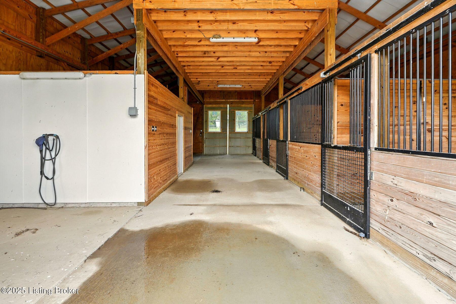 1058 Majestic Oaks Way