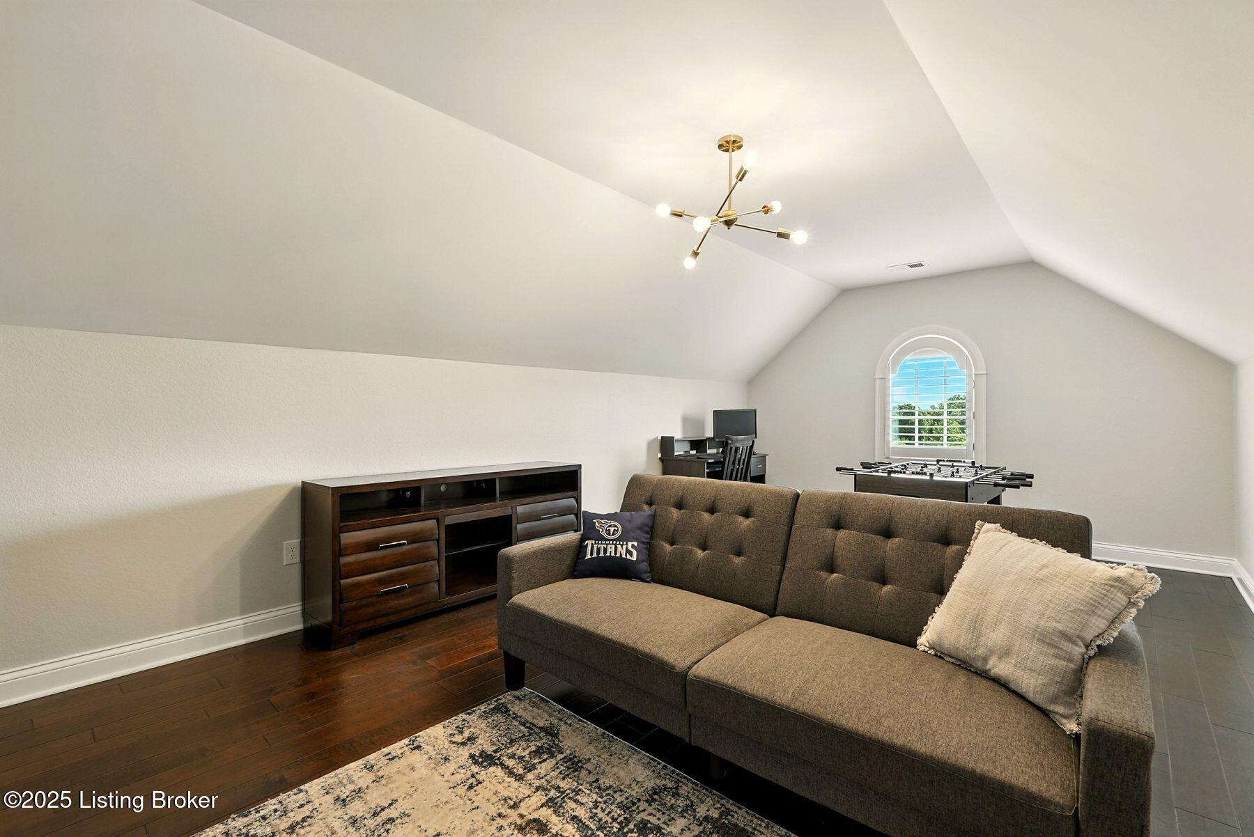 1058 Majestic Oaks Way