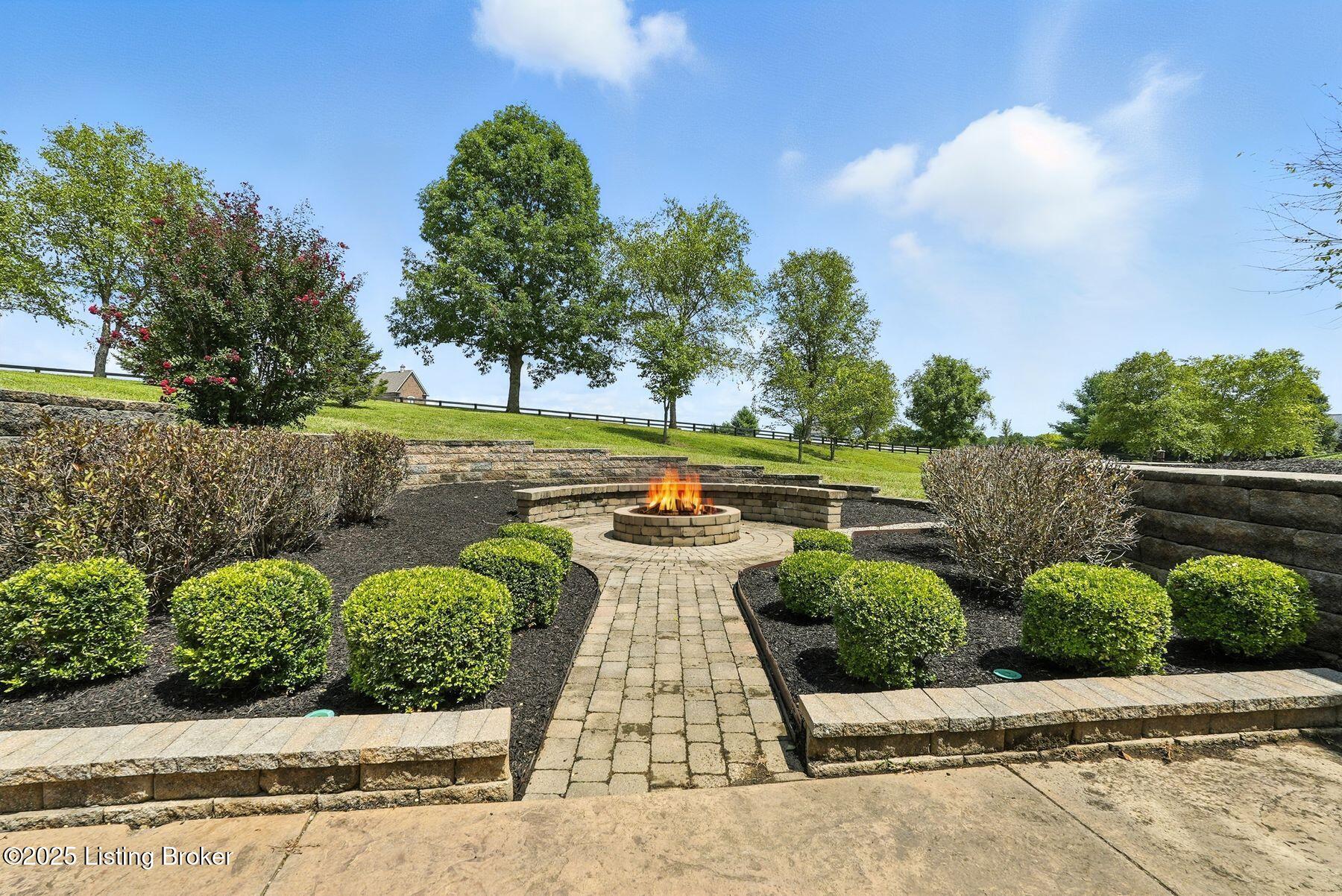 1058 Majestic Oaks Way