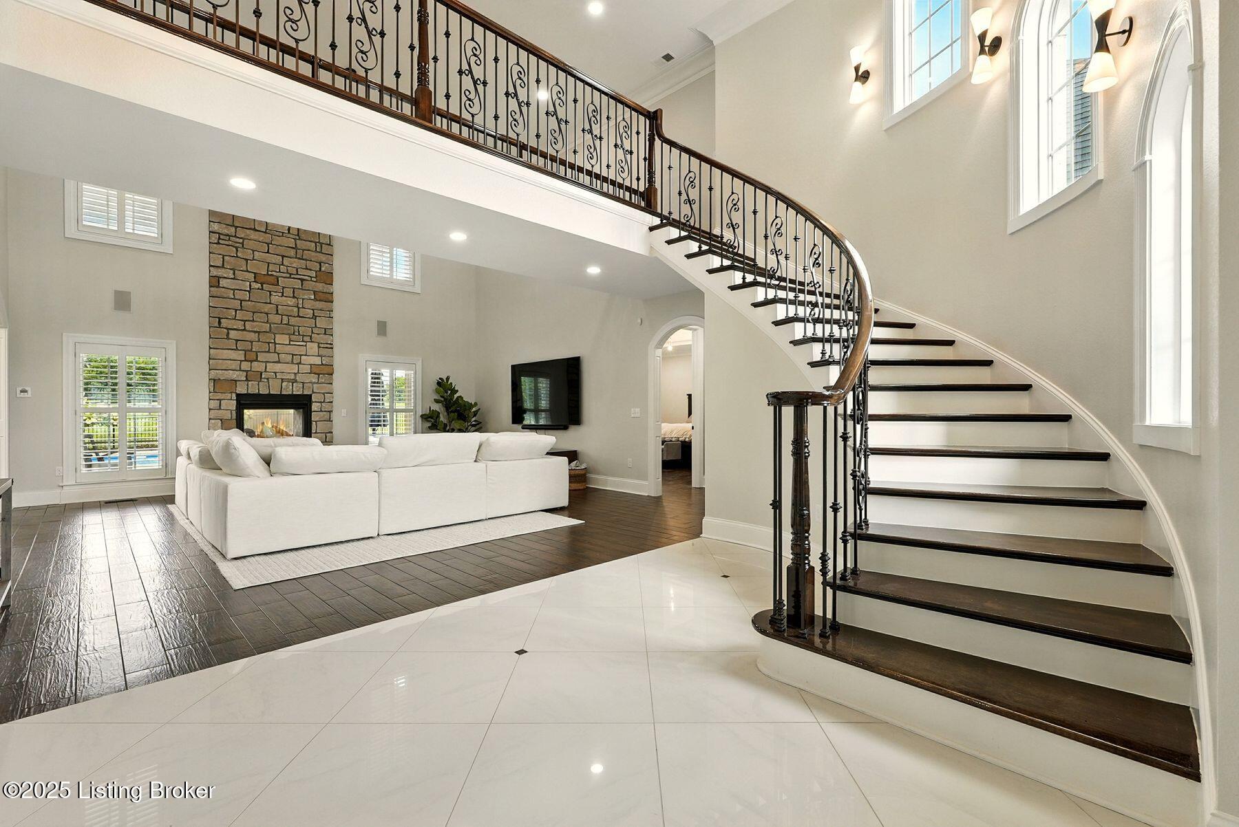 1058 Majestic Oaks Way