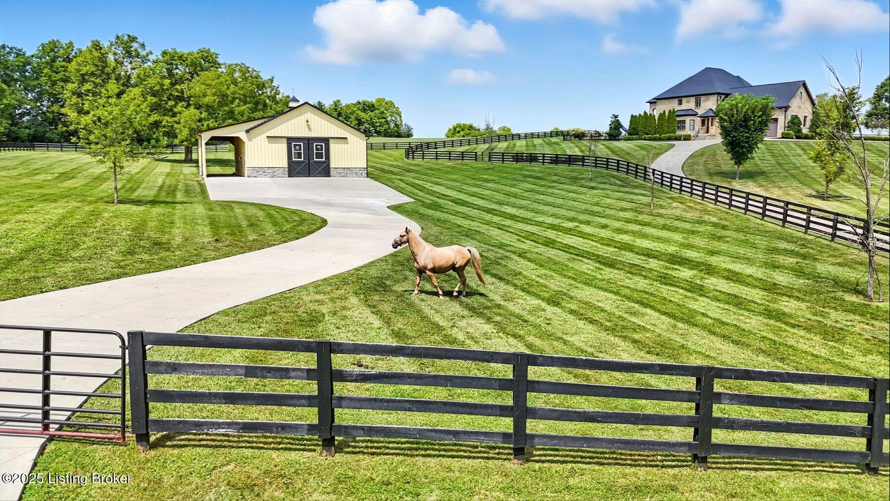 1058 Majestic Oaks Way