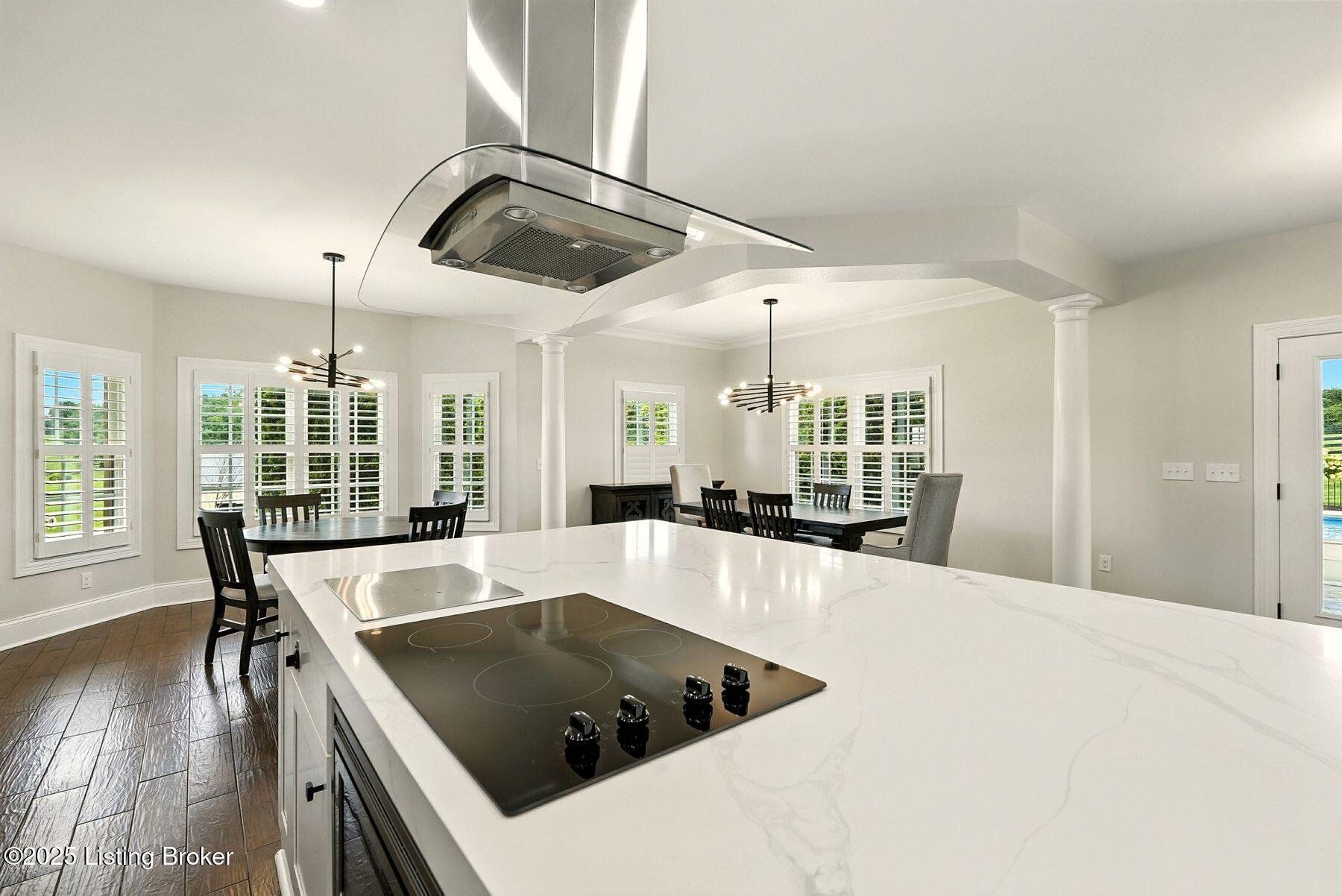 1058 Majestic Oaks Way