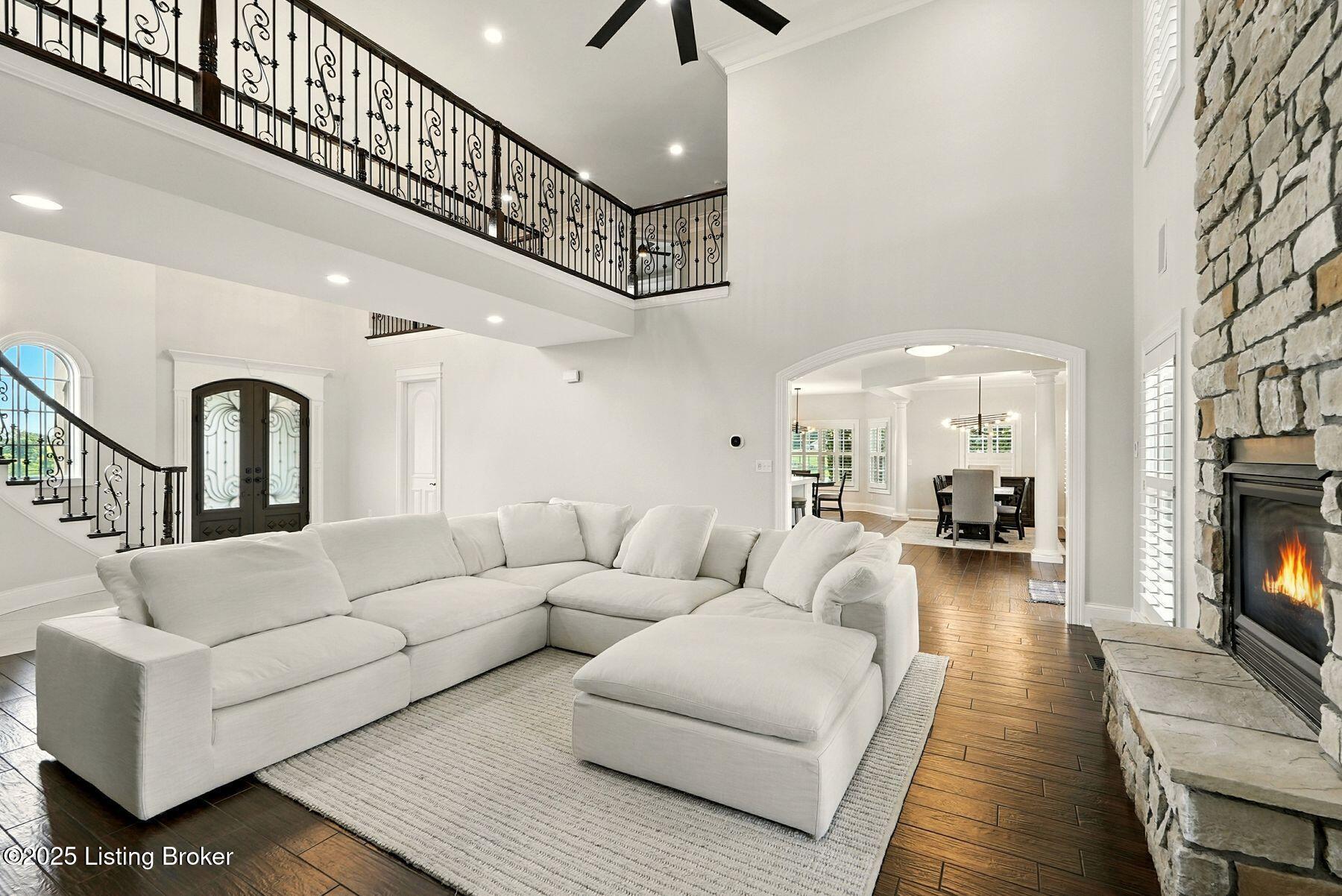 1058 Majestic Oaks Way