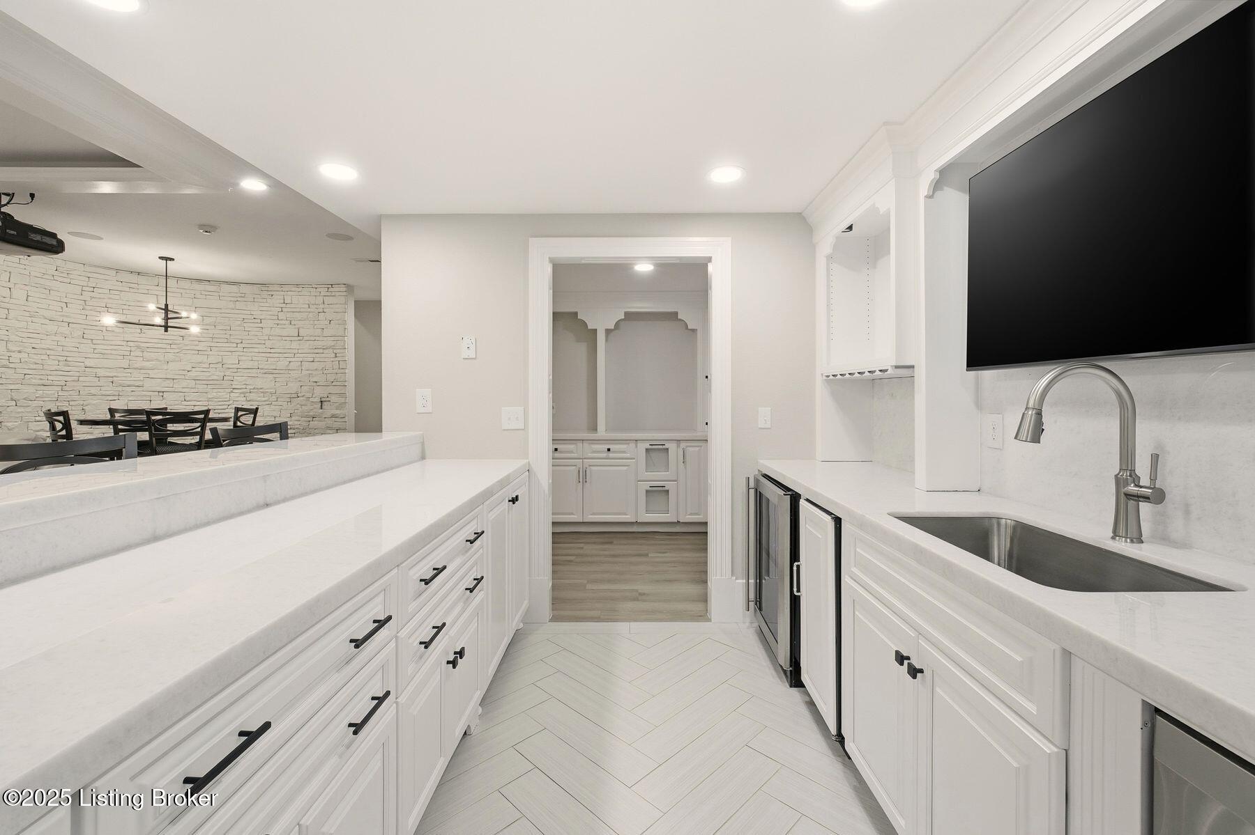 1058 Majestic Oaks Way