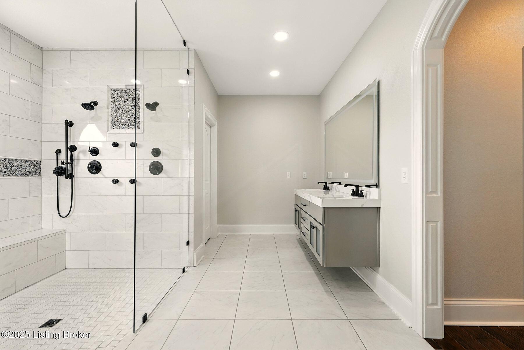 1058 Majestic Oaks Way