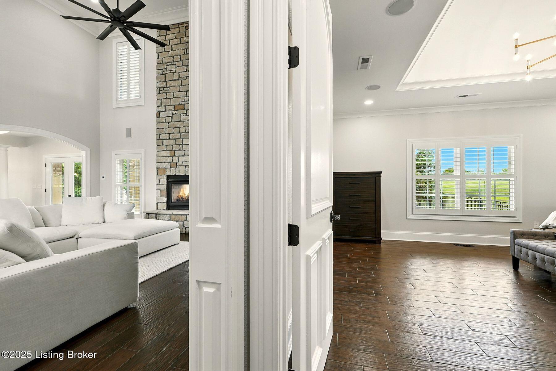 1058 Majestic Oaks Way