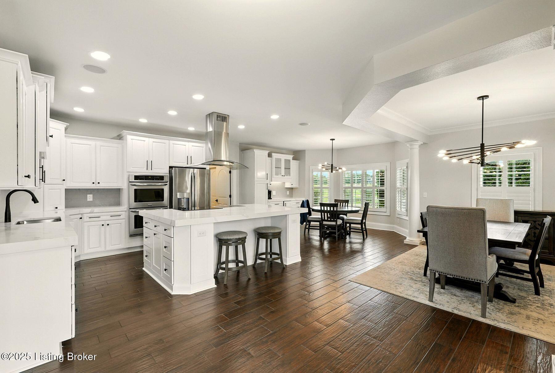 1058 Majestic Oaks Way