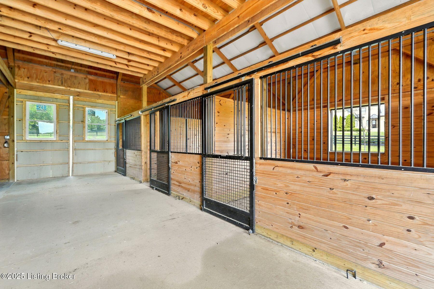 1058 Majestic Oaks Way