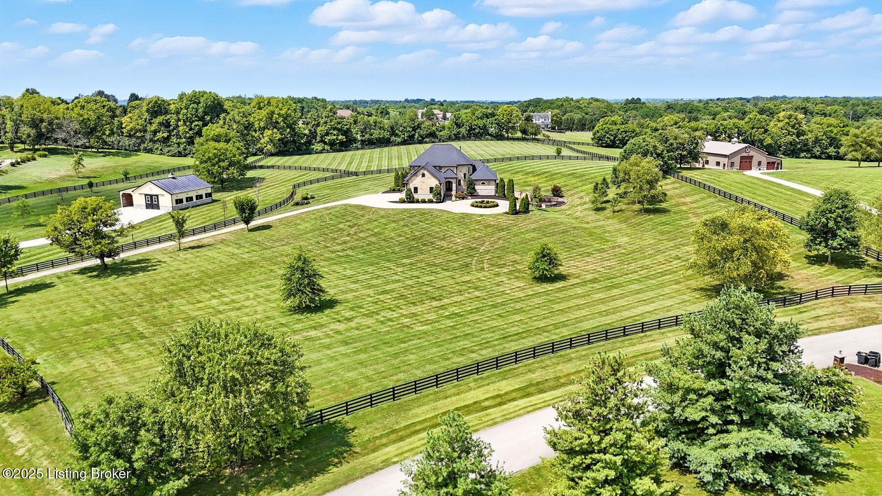 1058 Majestic Oaks Way