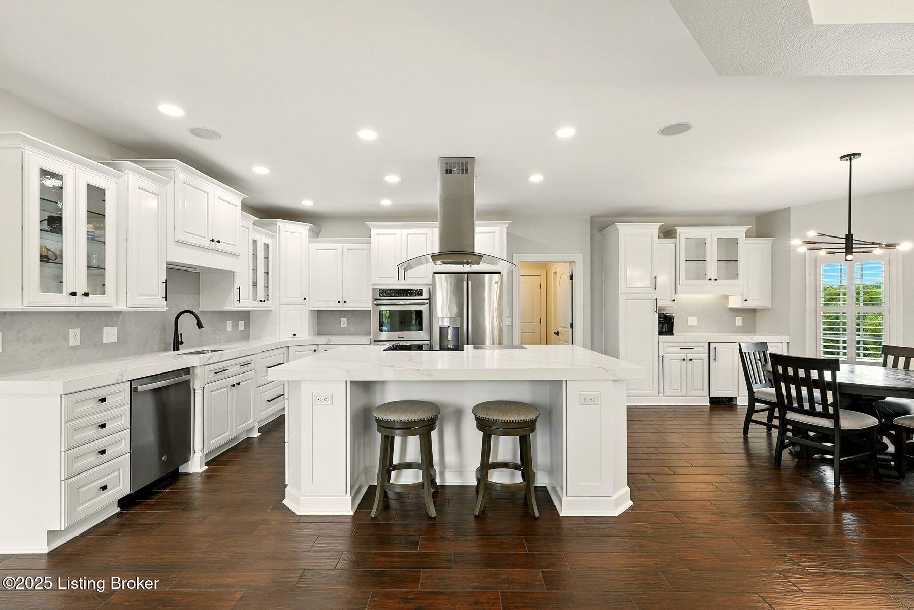 1058 Majestic Oaks Way