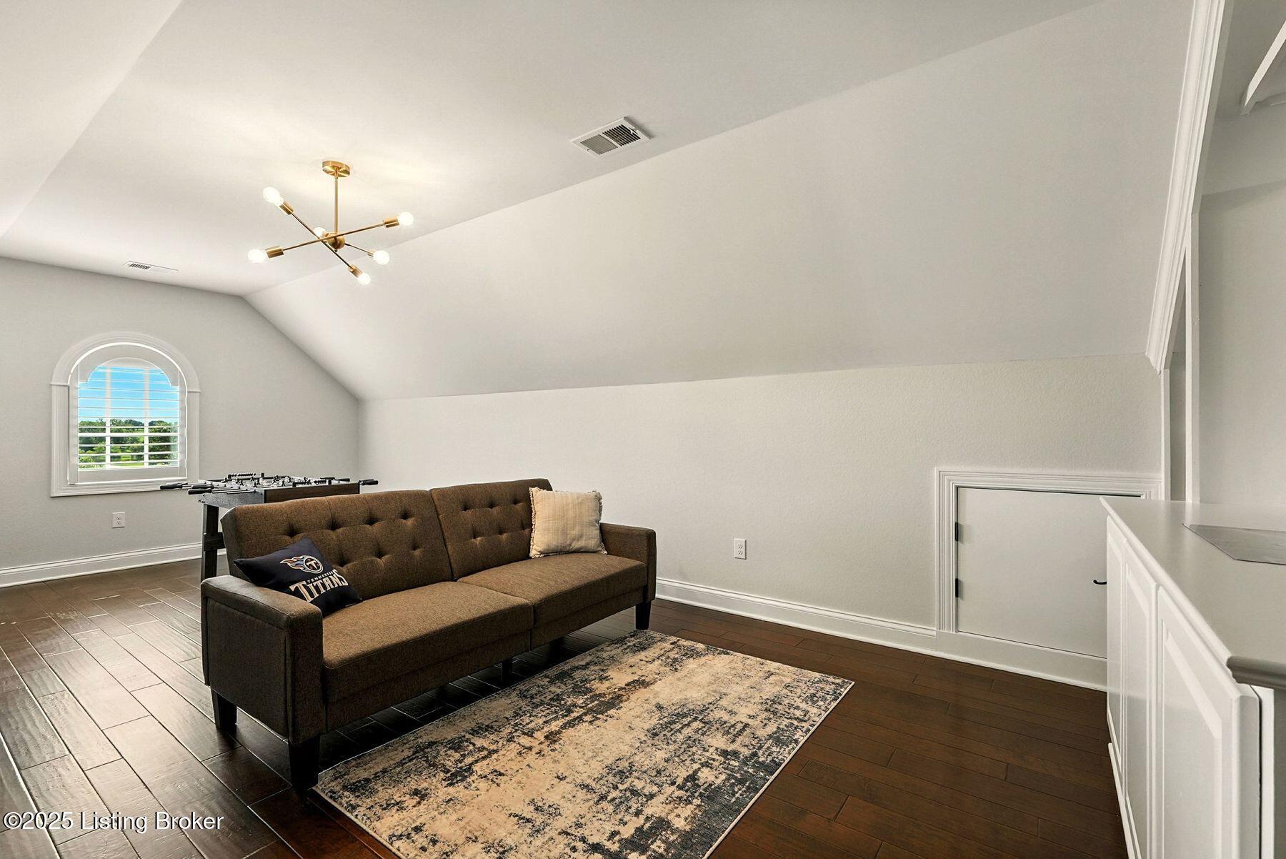 1058 Majestic Oaks Way