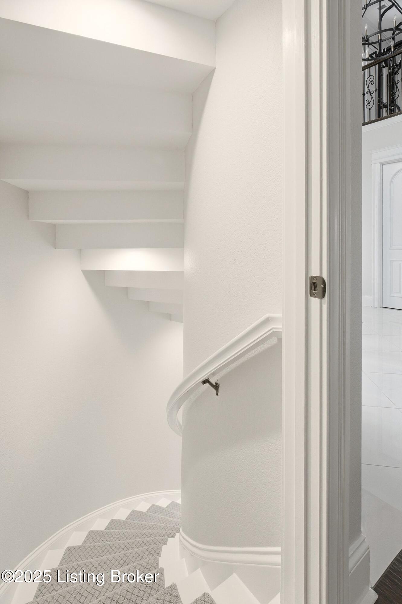 1058 Majestic Oaks Way