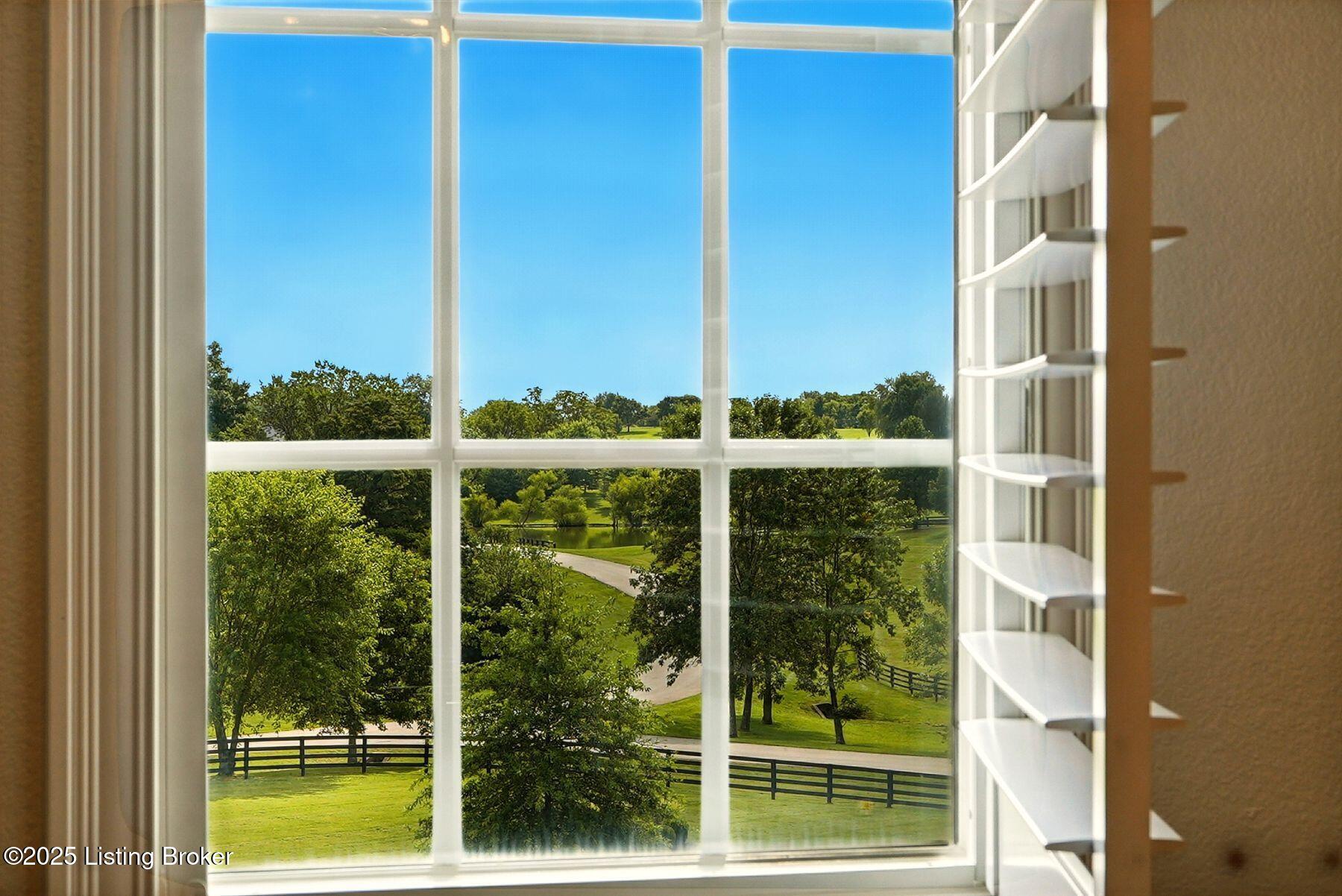 1058 Majestic Oaks Way