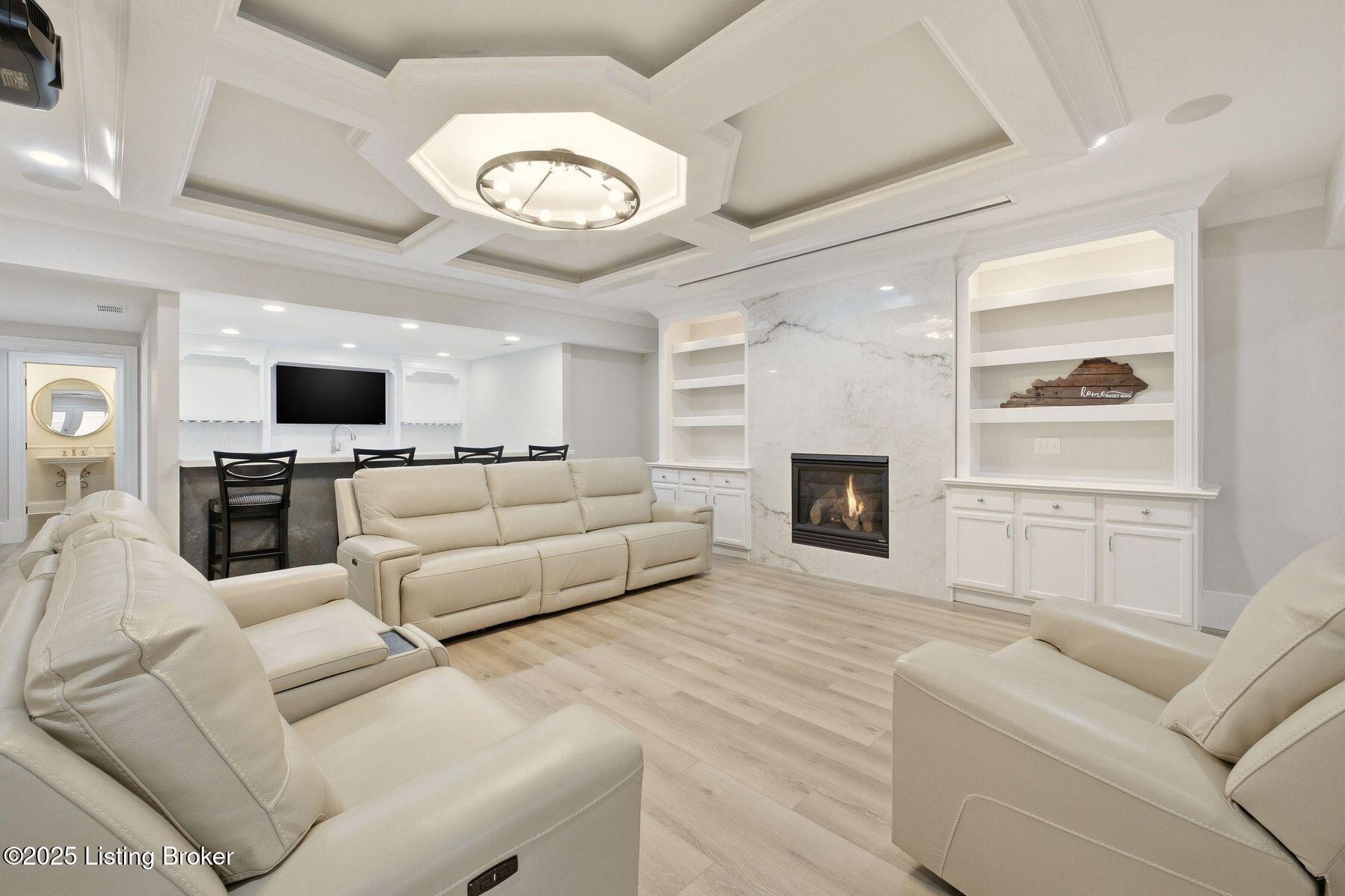 1058 Majestic Oaks Way