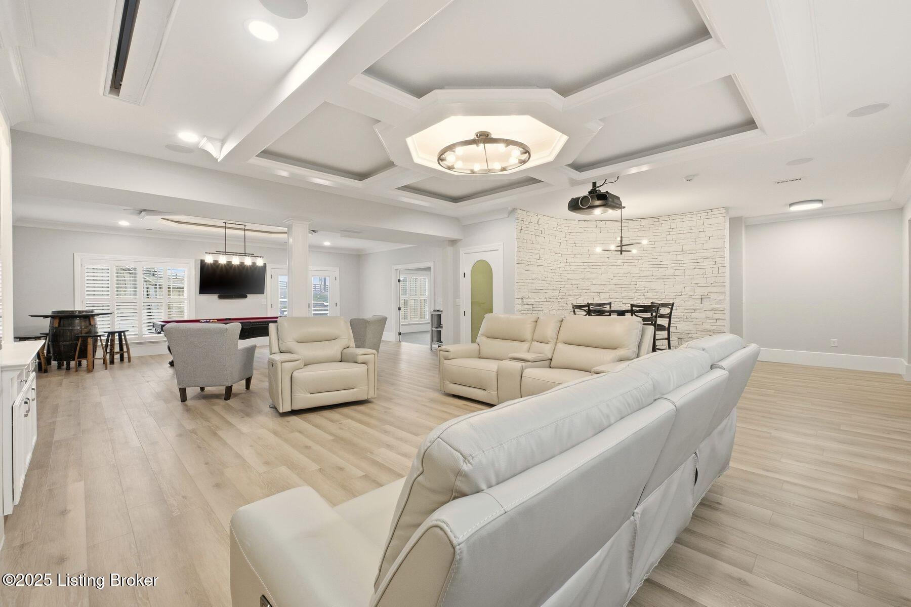 1058 Majestic Oaks Way