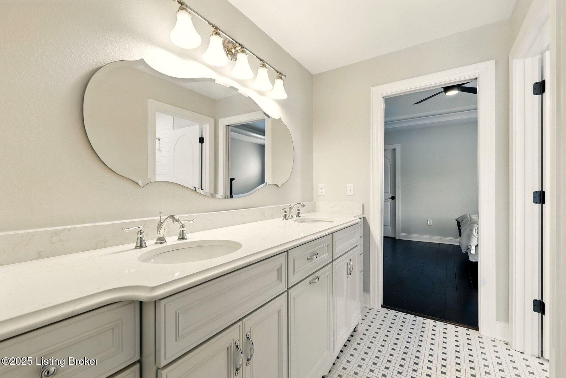 1058 Majestic Oaks Way