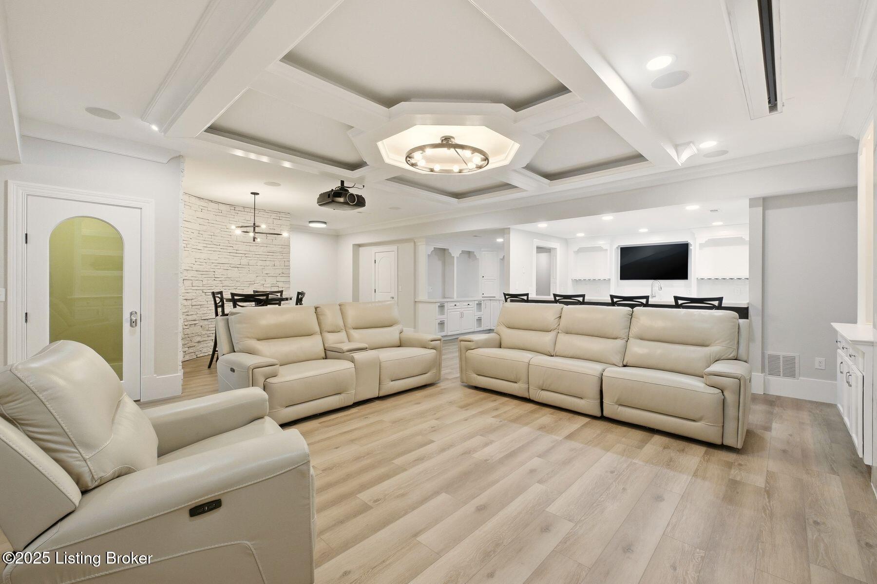 1058 Majestic Oaks Way