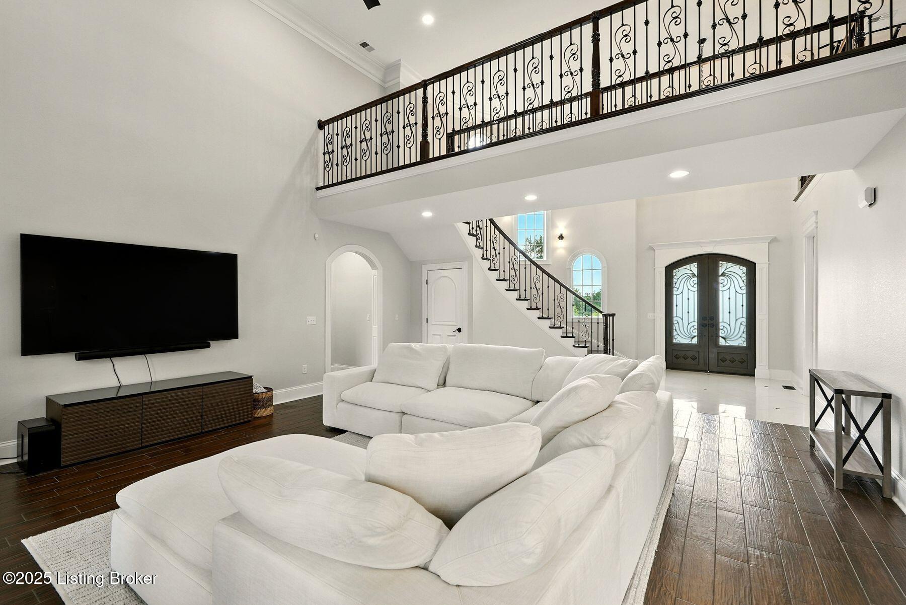 1058 Majestic Oaks Way