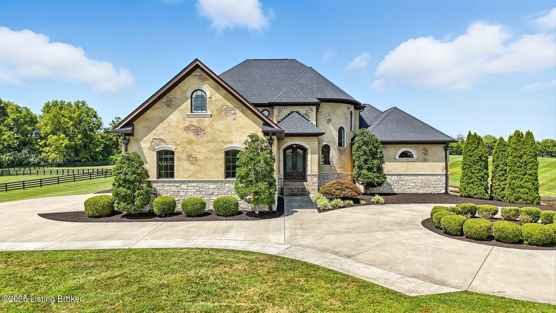 1058 Majestic Oaks Way