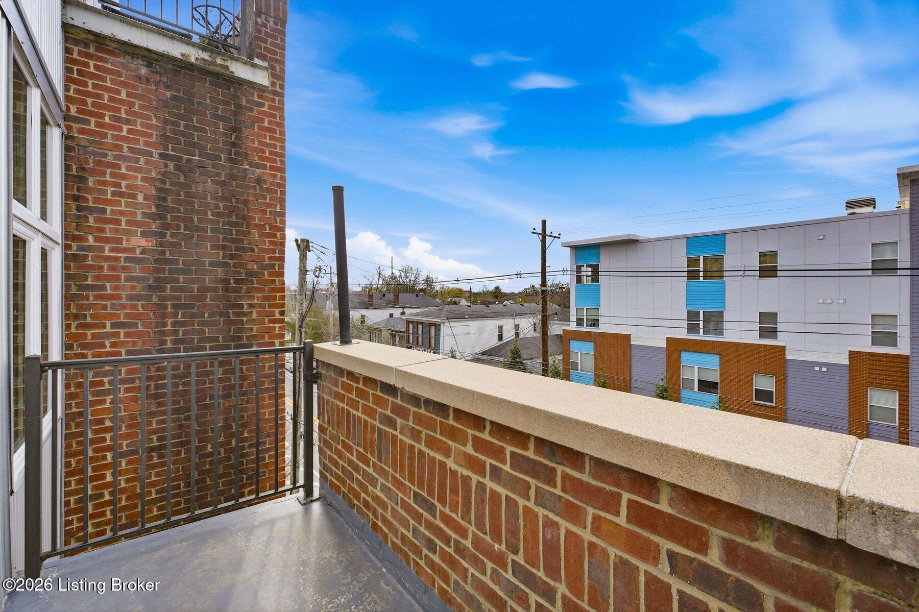 2011 Frankfort Ave 303