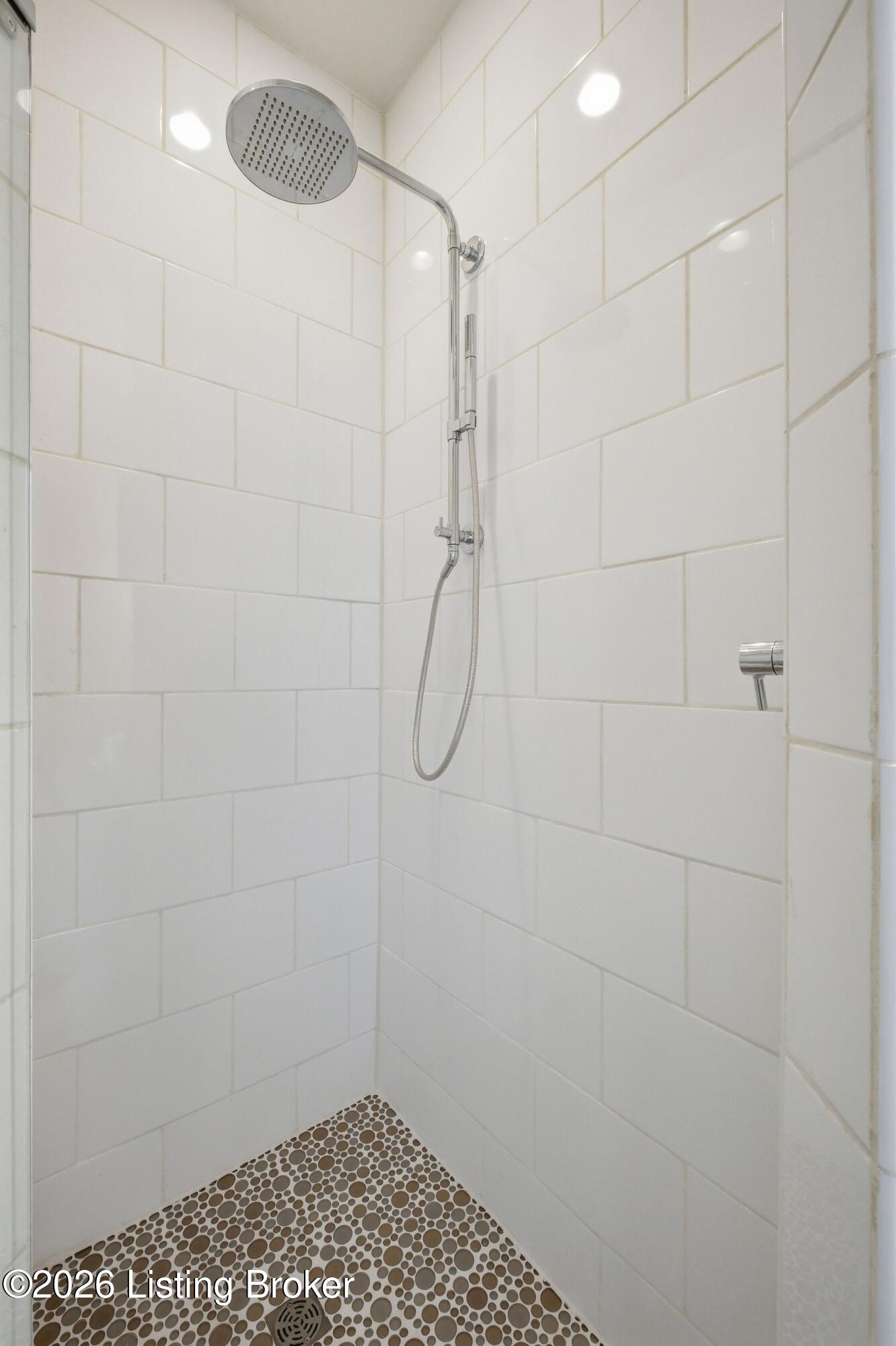 2011 Frankfort Ave 303