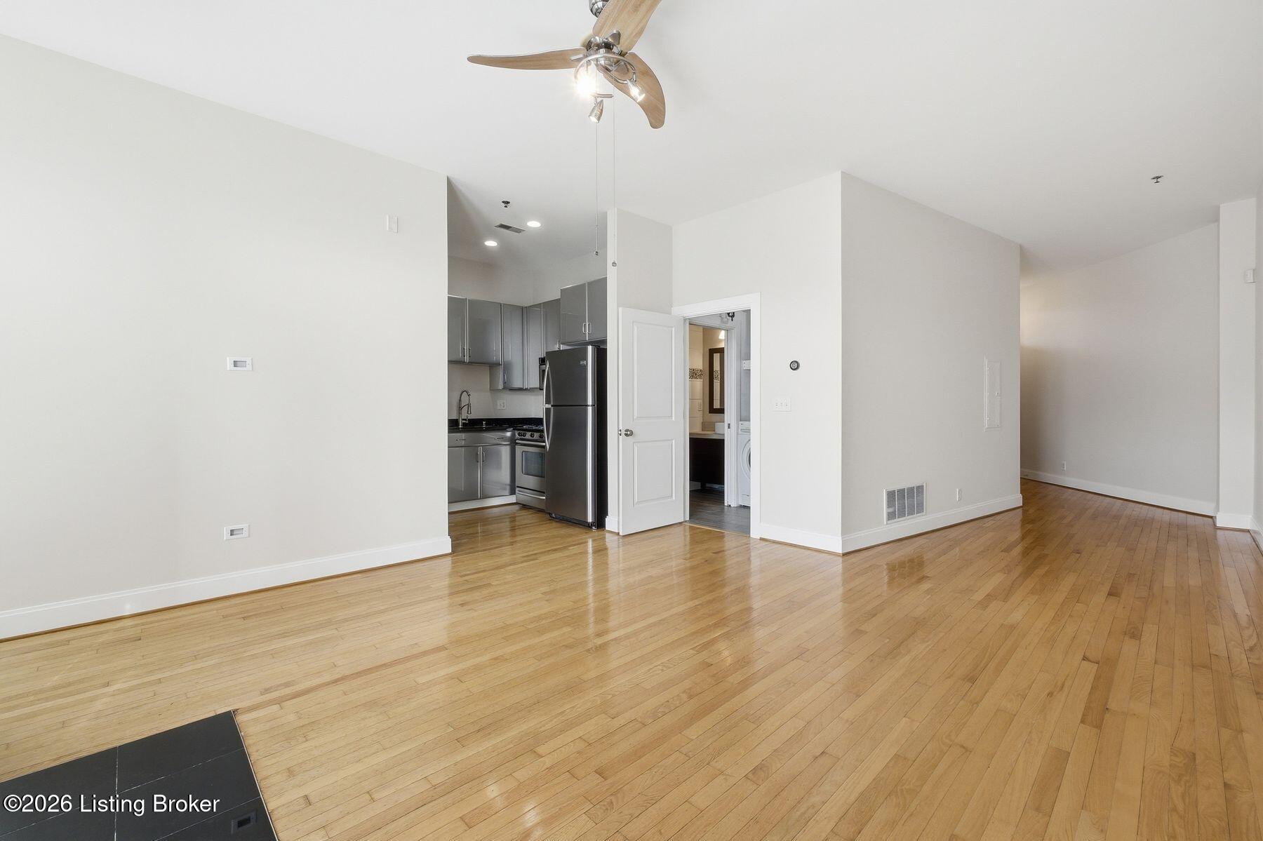 2011 Frankfort Ave 303