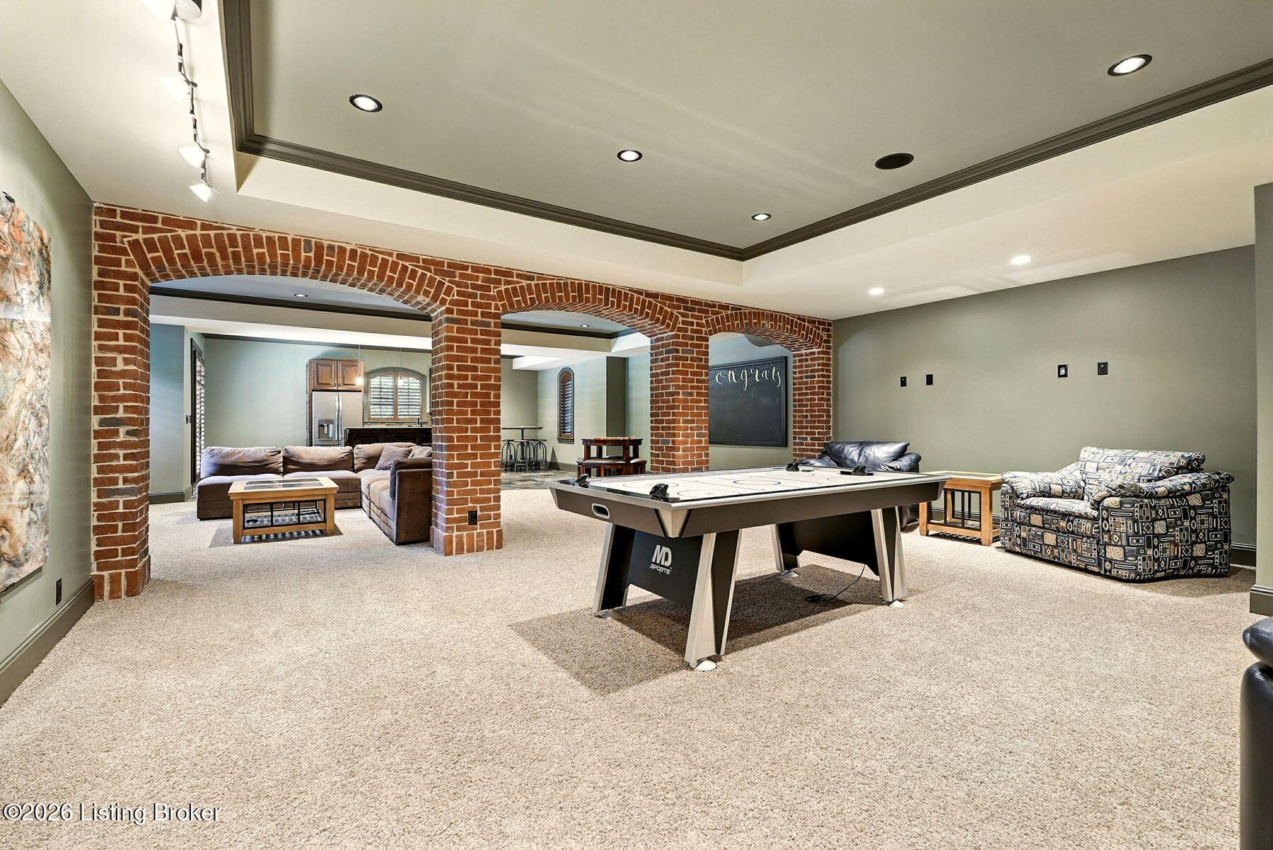5402 Farm Ridge Ln