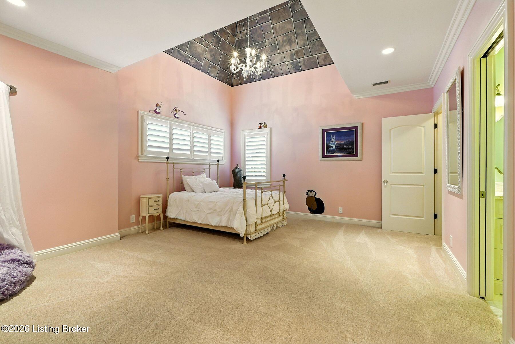 5402 Farm Ridge Ln