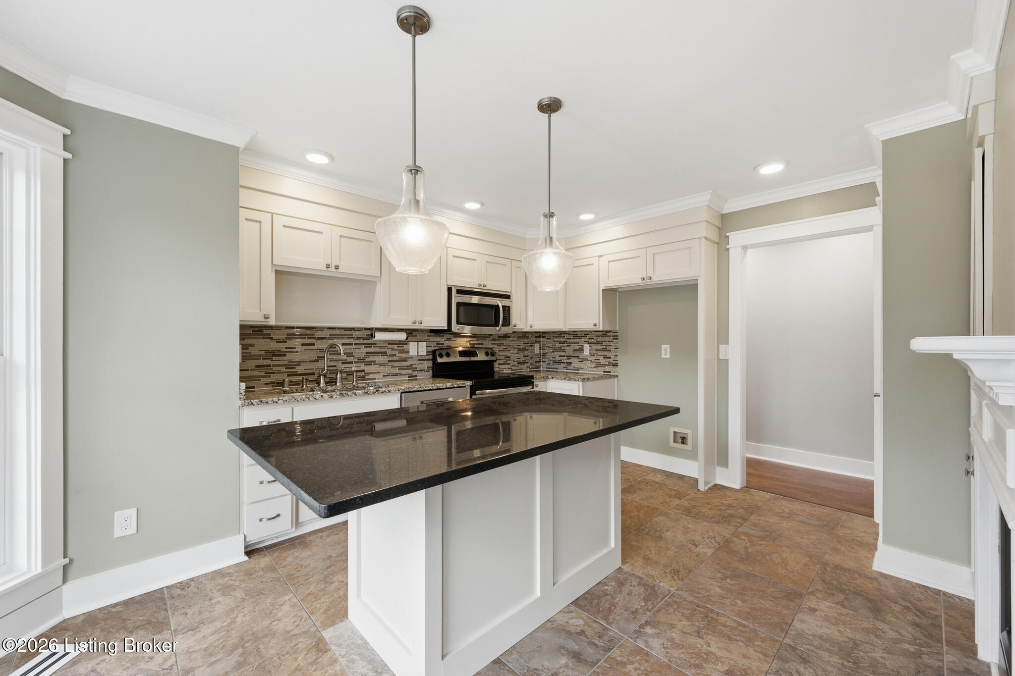 1409 Twin Ridge Rd