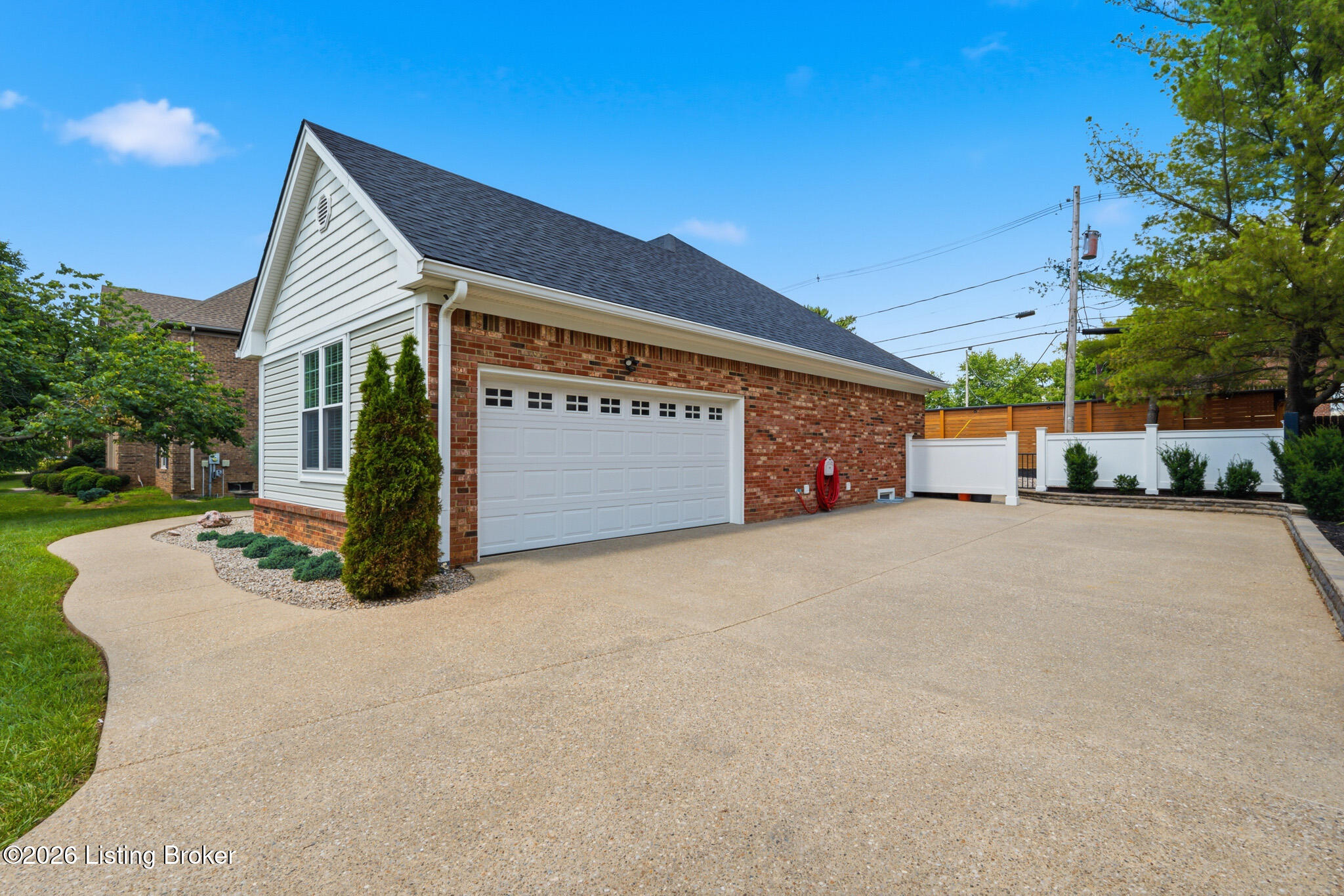 1409 Twin Ridge Rd