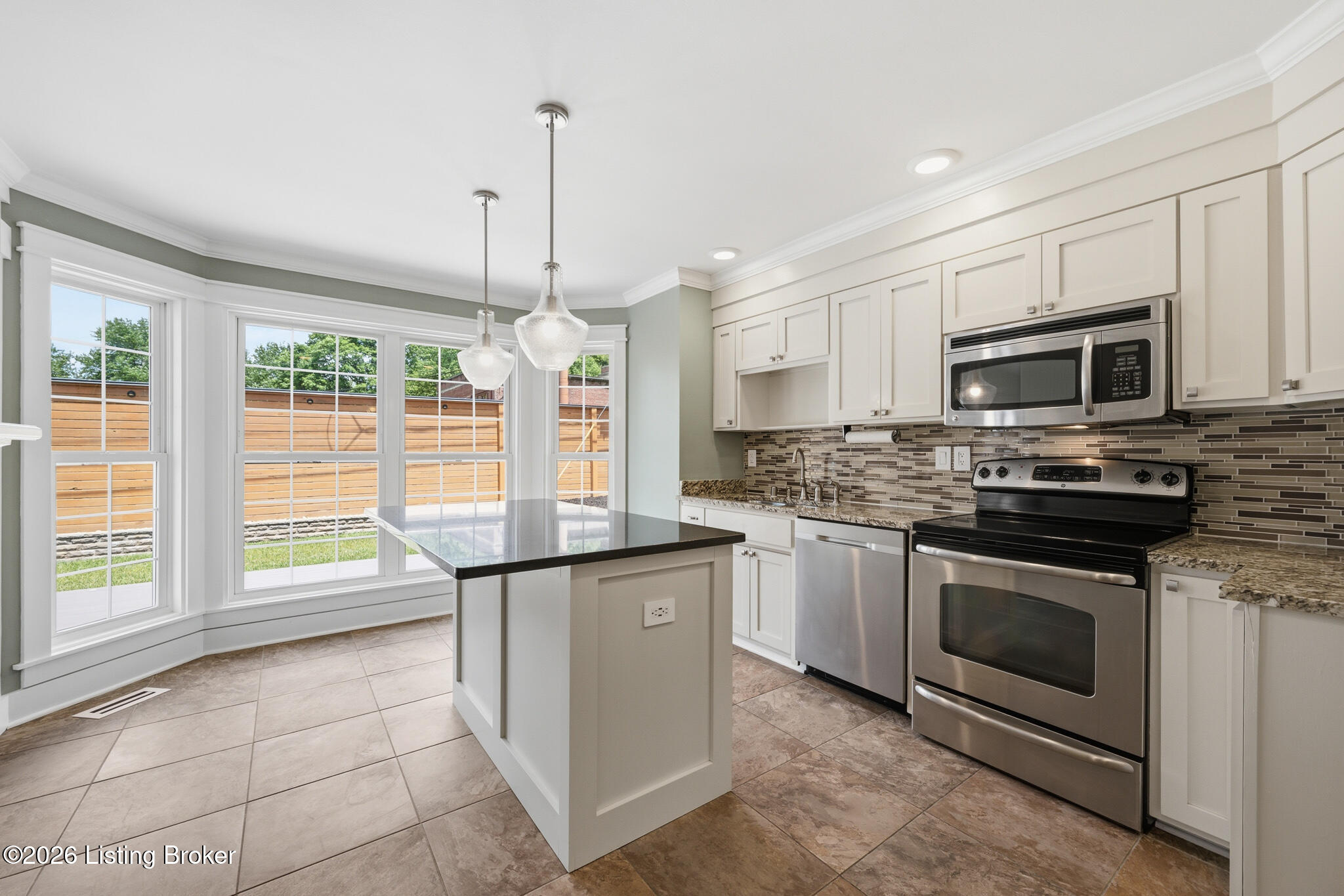 1409 Twin Ridge Rd