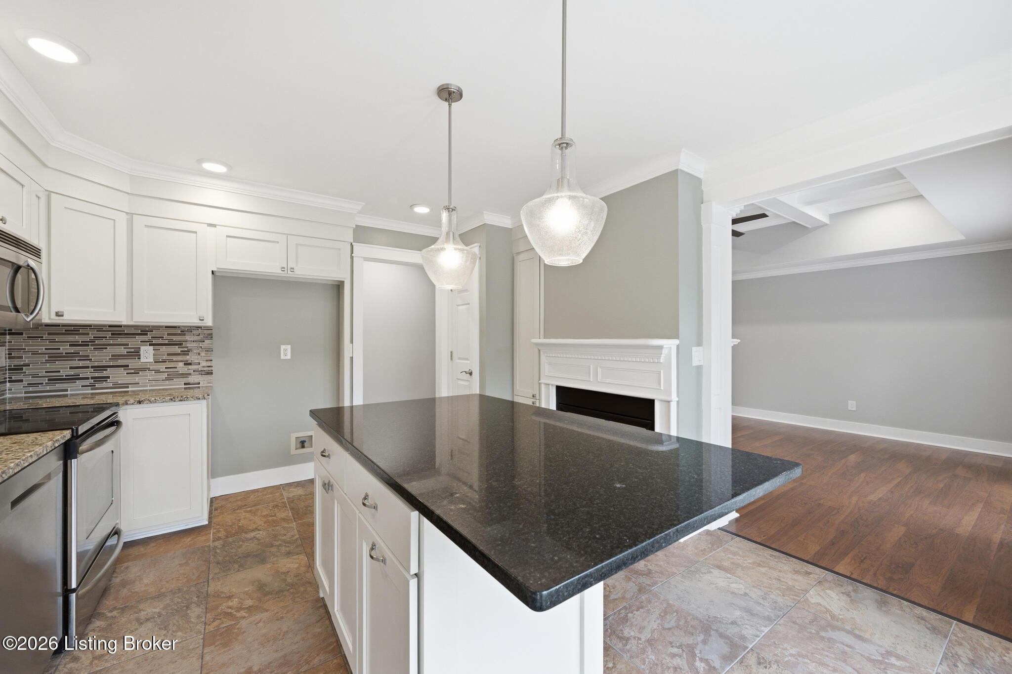 1409 Twin Ridge Rd