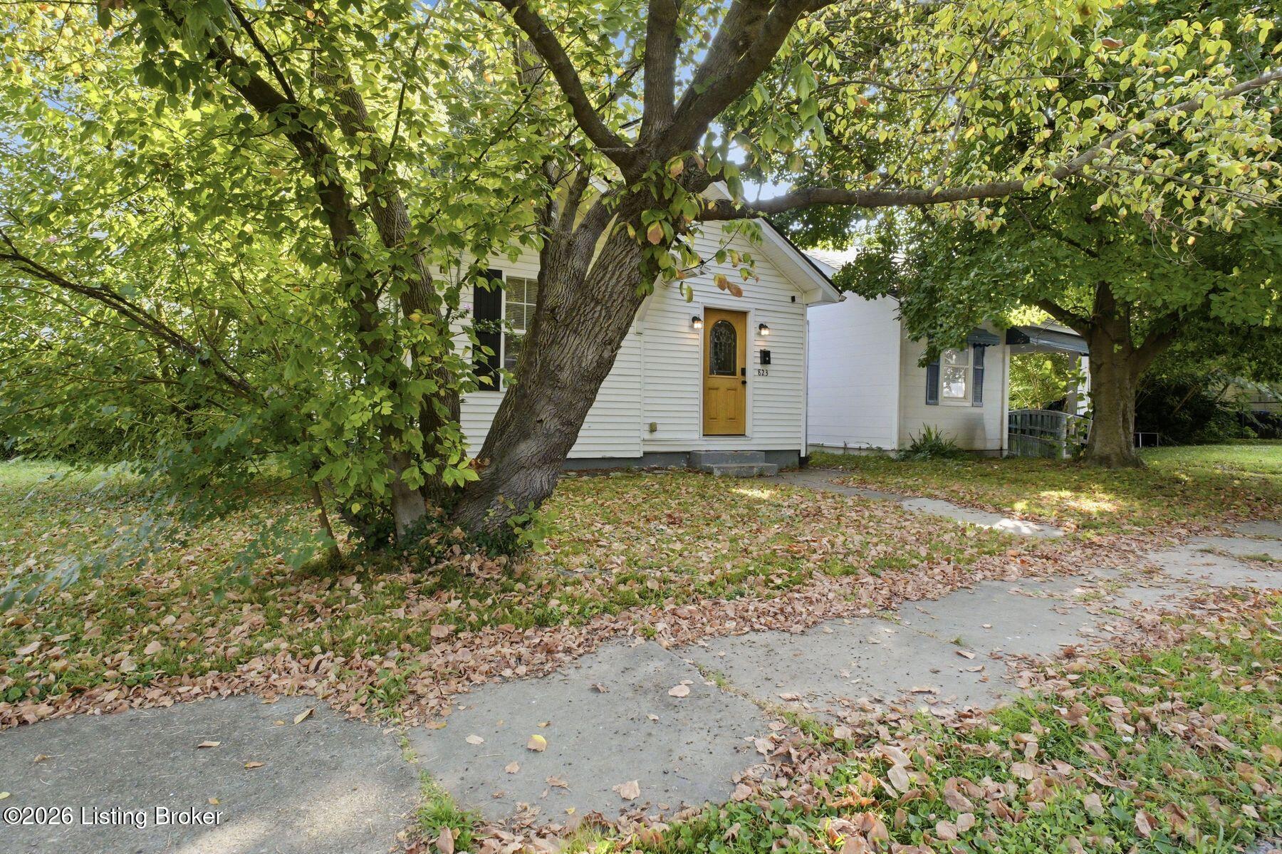 823 Forrest St