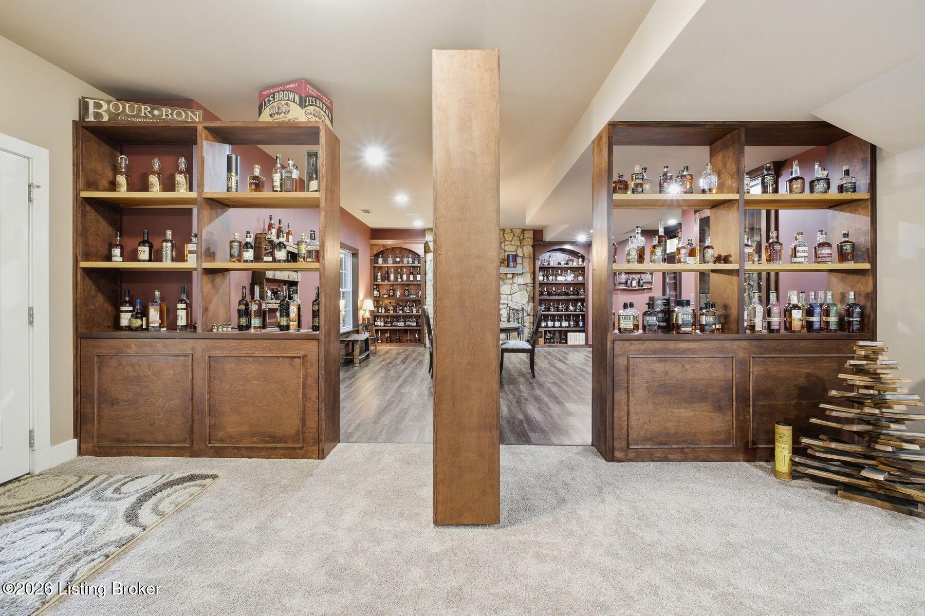 7901 Dobson Ln
