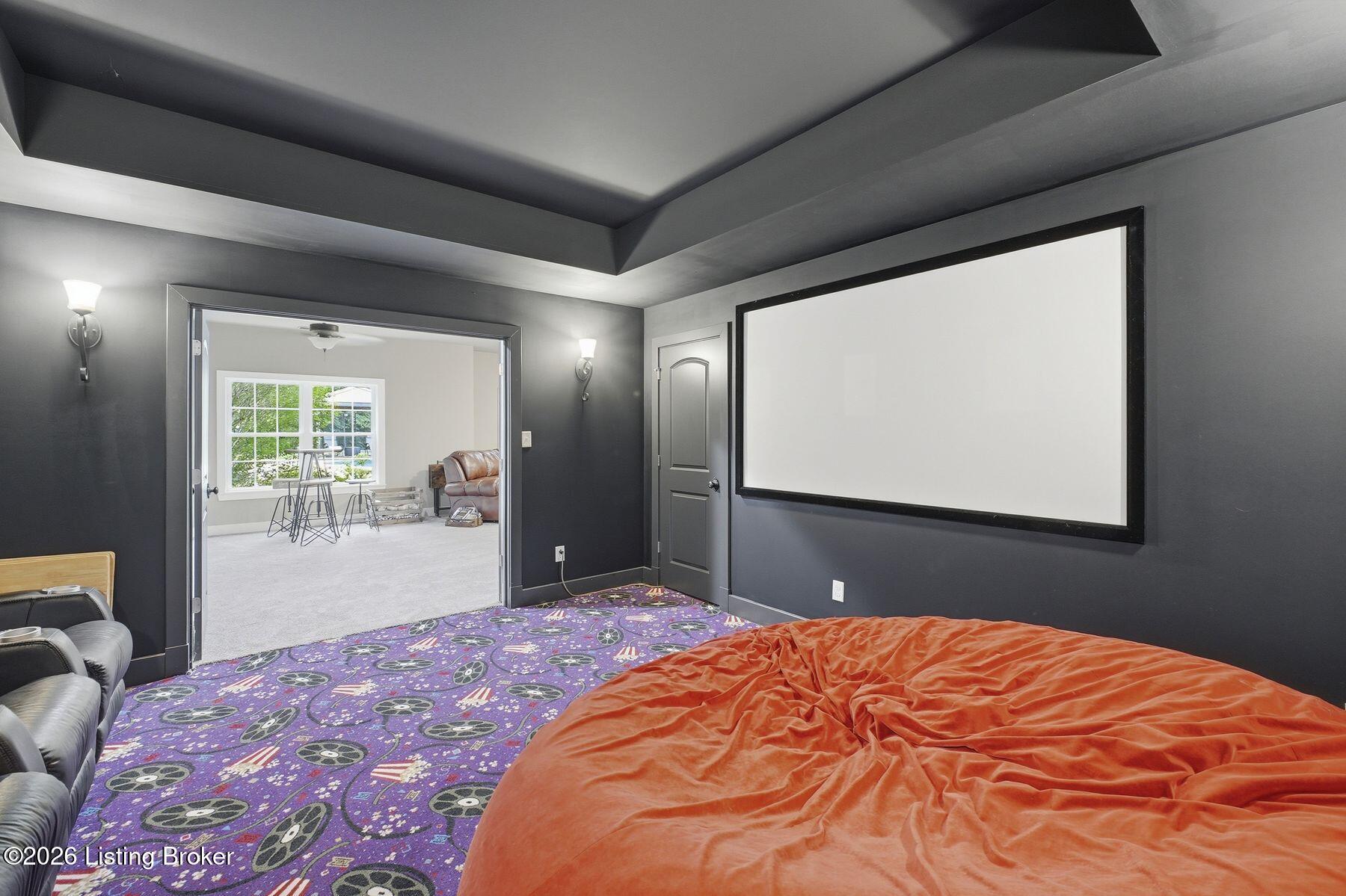 7901 Dobson Ln
