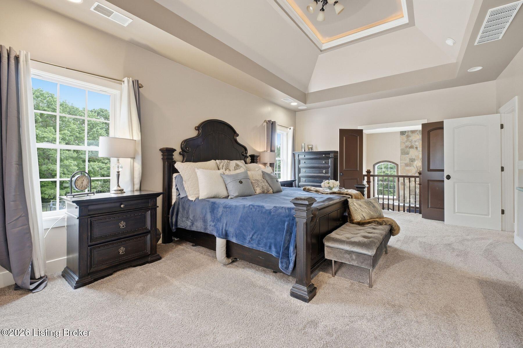 7901 Dobson Ln