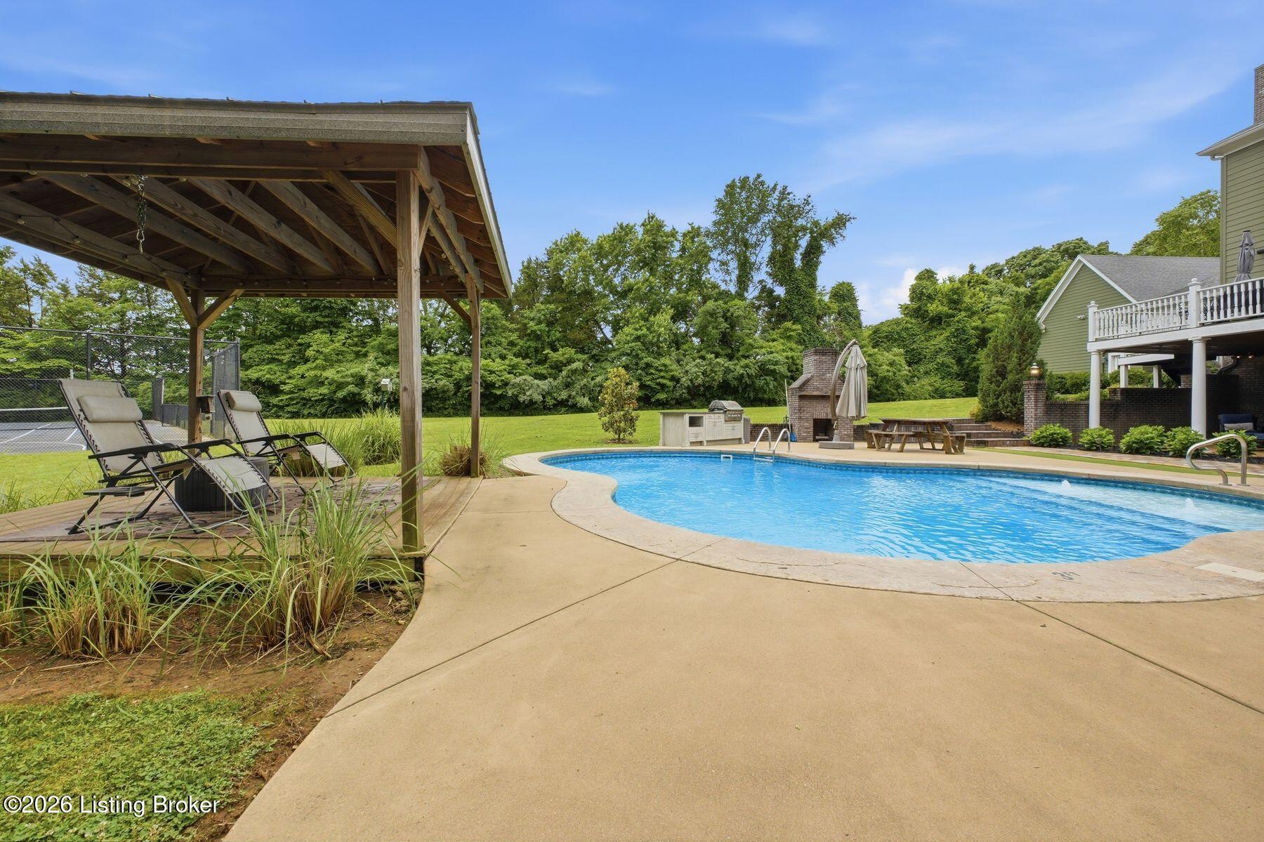 7901 Dobson Ln