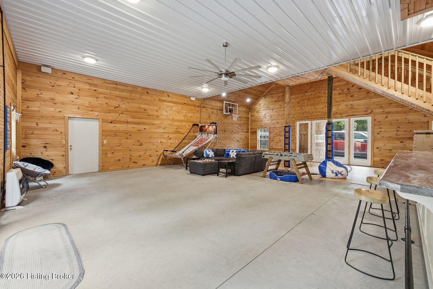 7901 Dobson Ln