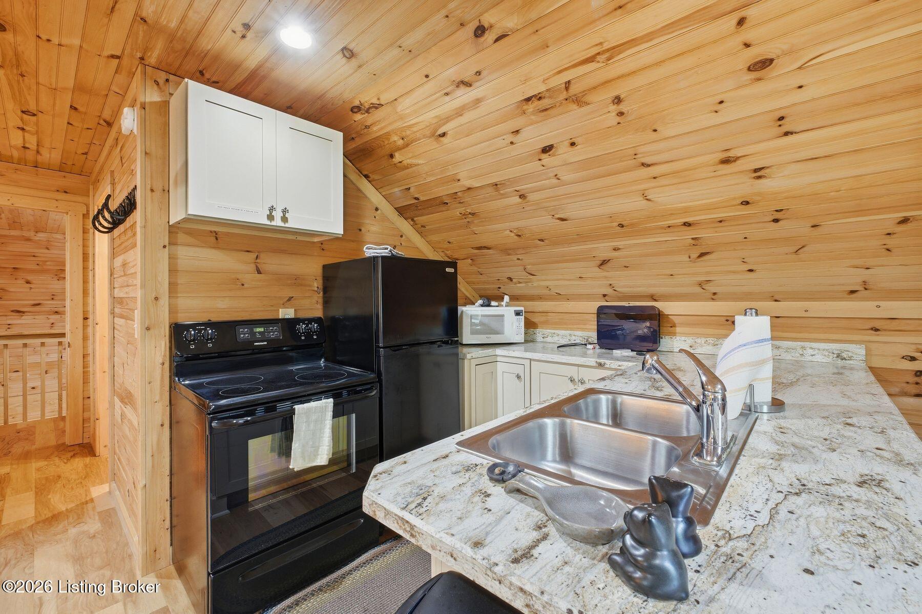 7901 Dobson Ln