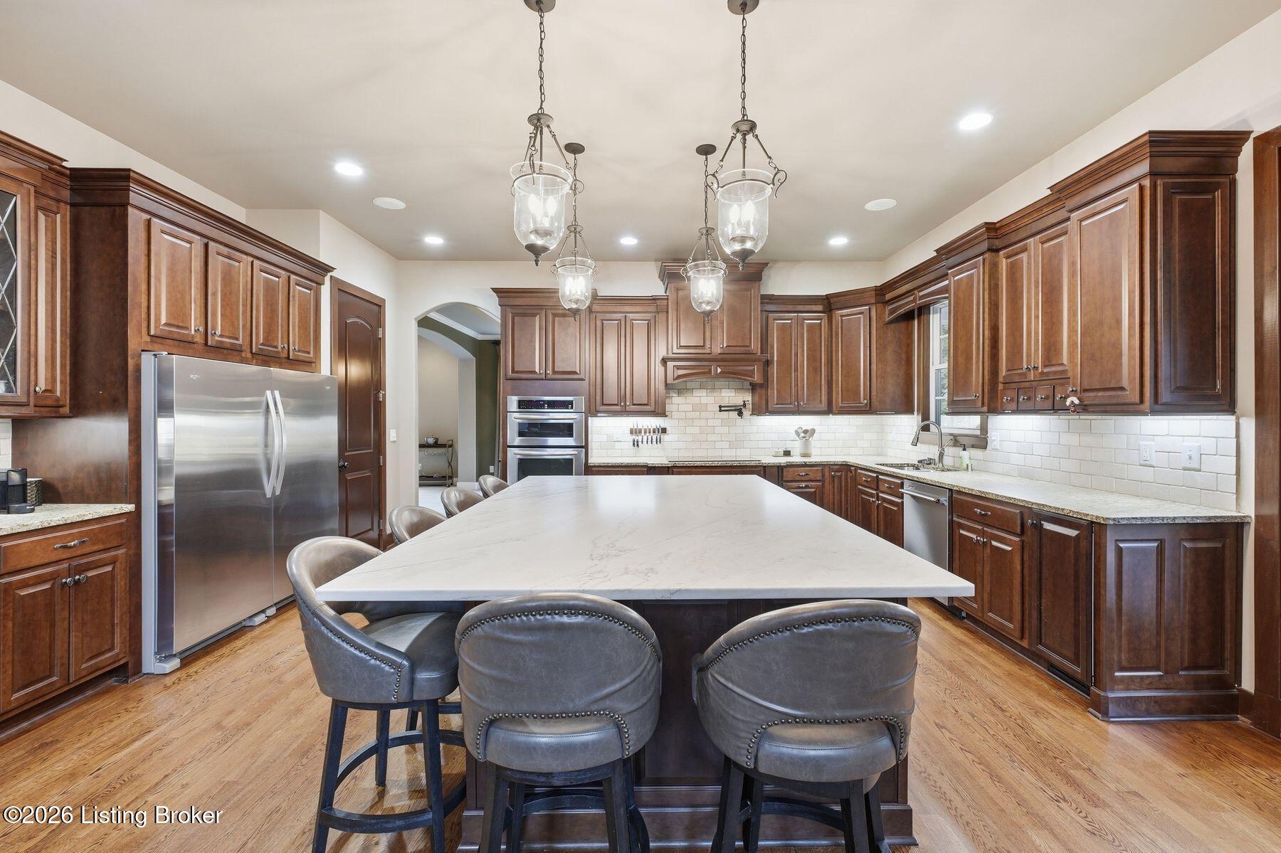 7901 Dobson Ln