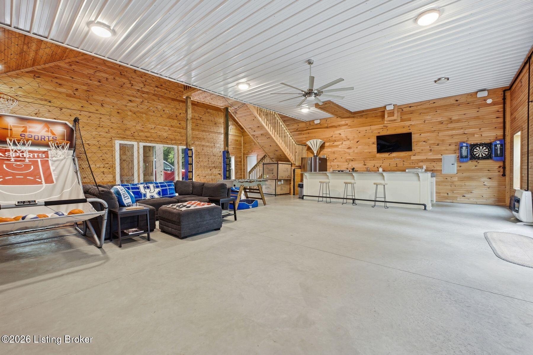 7901 Dobson Ln
