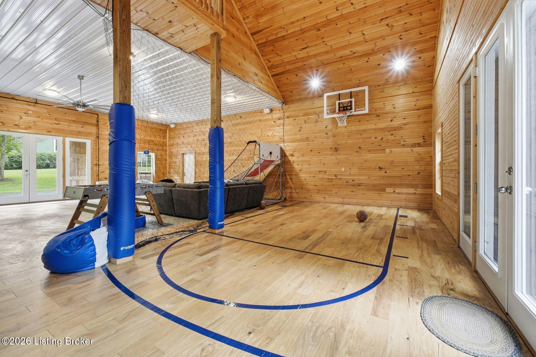 7901 Dobson Ln