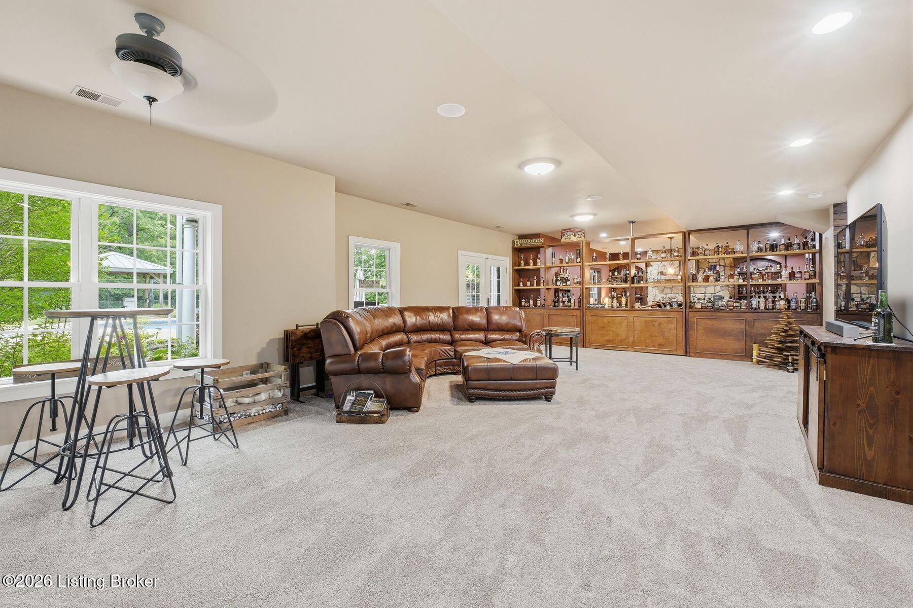 7901 Dobson Ln