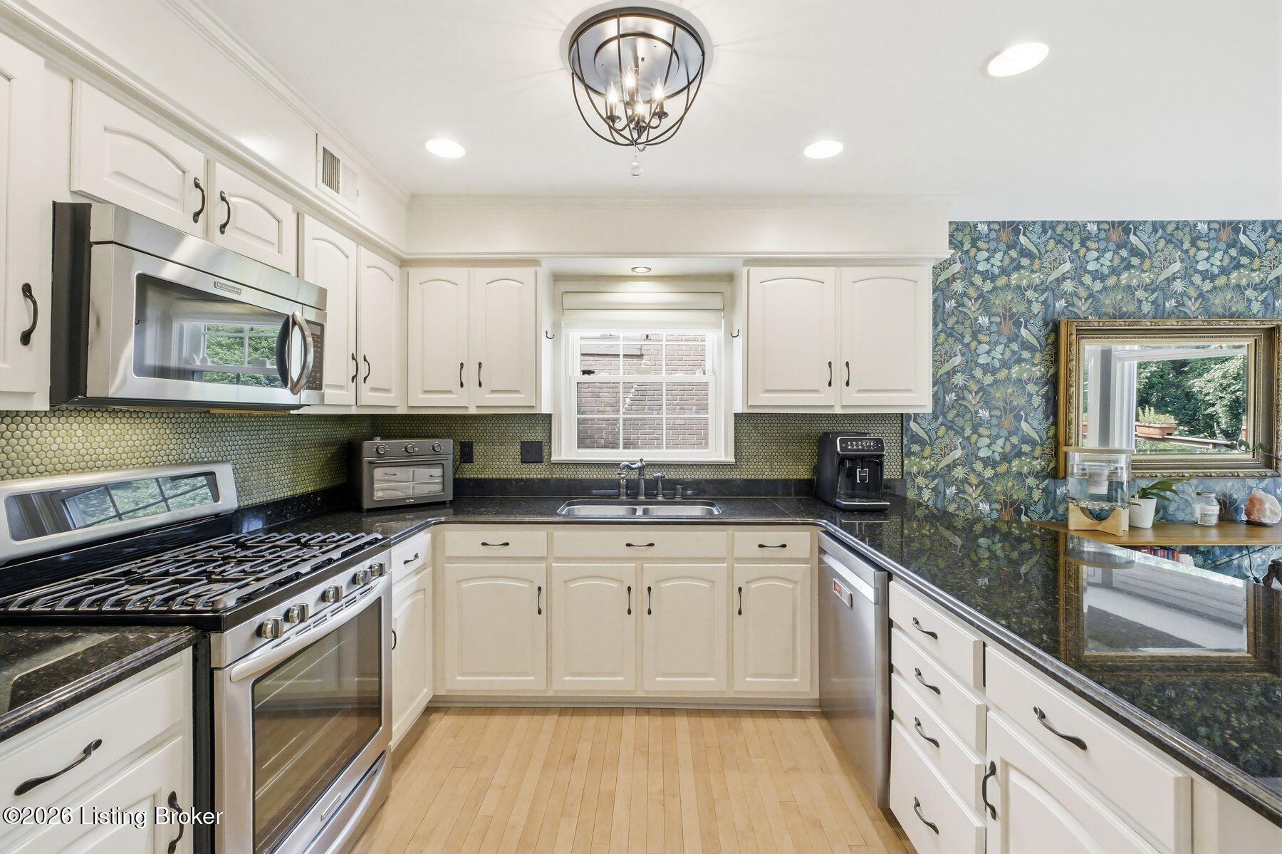 3410 Broeck Pointe Cir