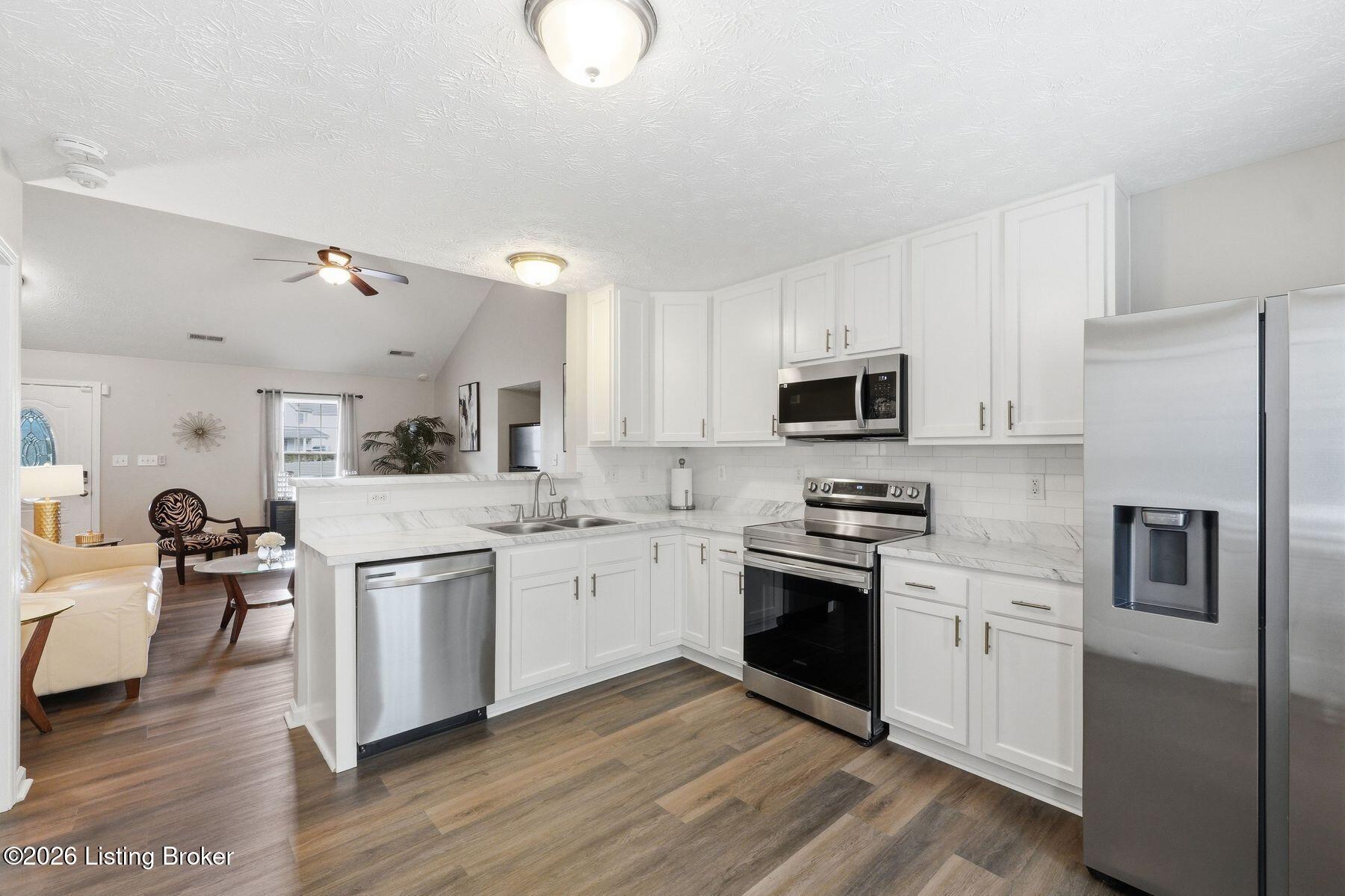 6314 Maravian Dr
