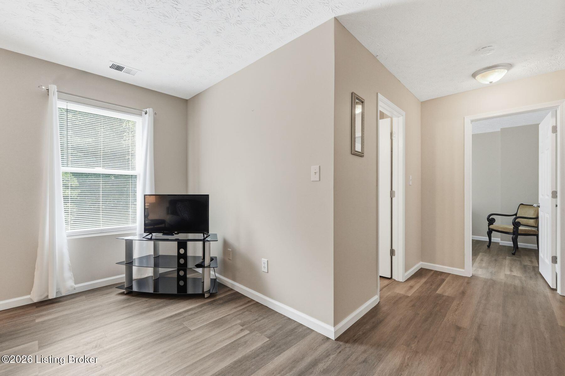 6314 Maravian Dr