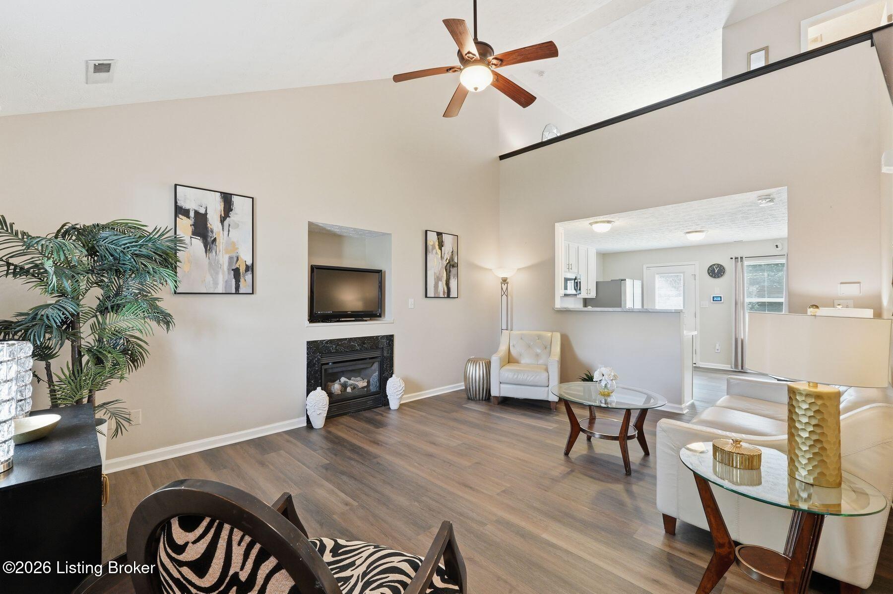 6314 Maravian Dr